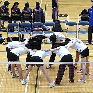 1.円陣(準決前) (1).jpg